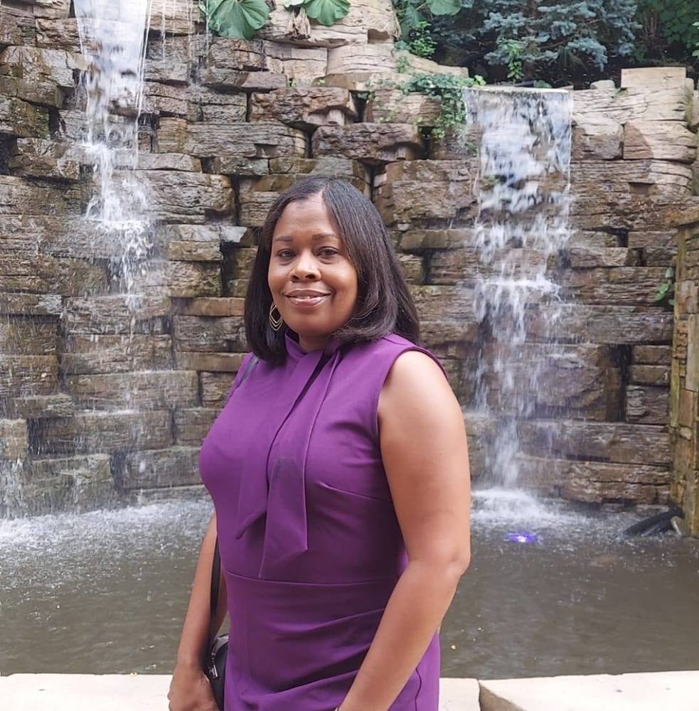 Meet your Posher, Lorisa